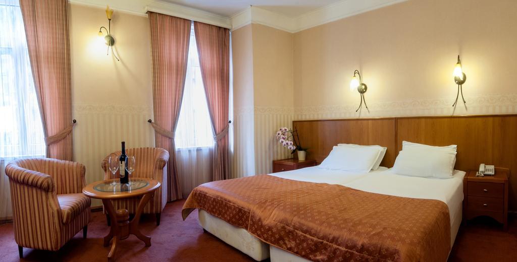 Hôtel Aleksandar à Vrnjačka Banja Extérieur photo