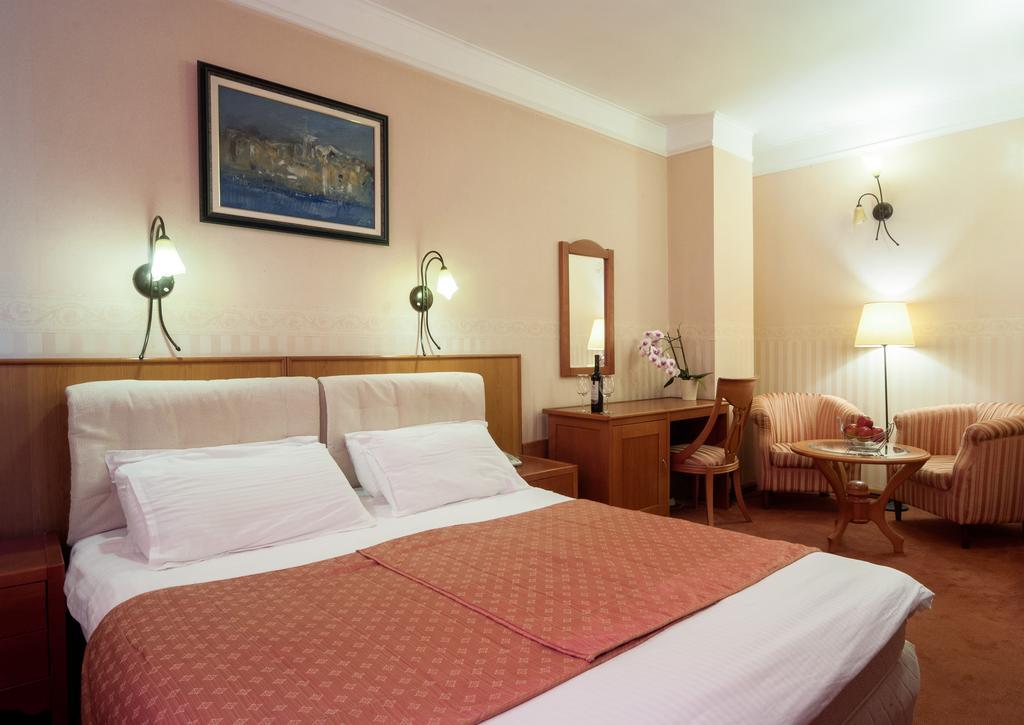 Hôtel Aleksandar à Vrnjačka Banja Extérieur photo