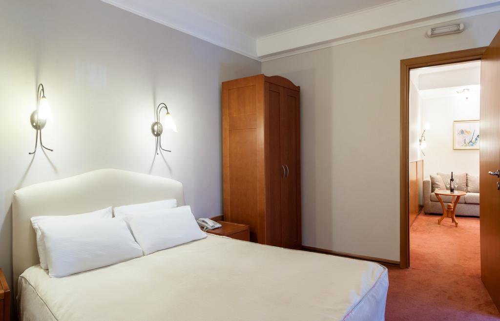 Hôtel Aleksandar à Vrnjačka Banja Extérieur photo