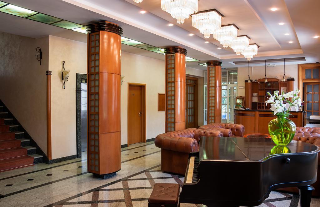 Hôtel Aleksandar à Vrnjačka Banja Extérieur photo